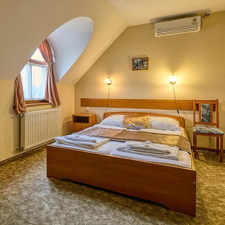 Bed and Breakfast Pihenőkereszt Panzió Ödenburg Exterior foto