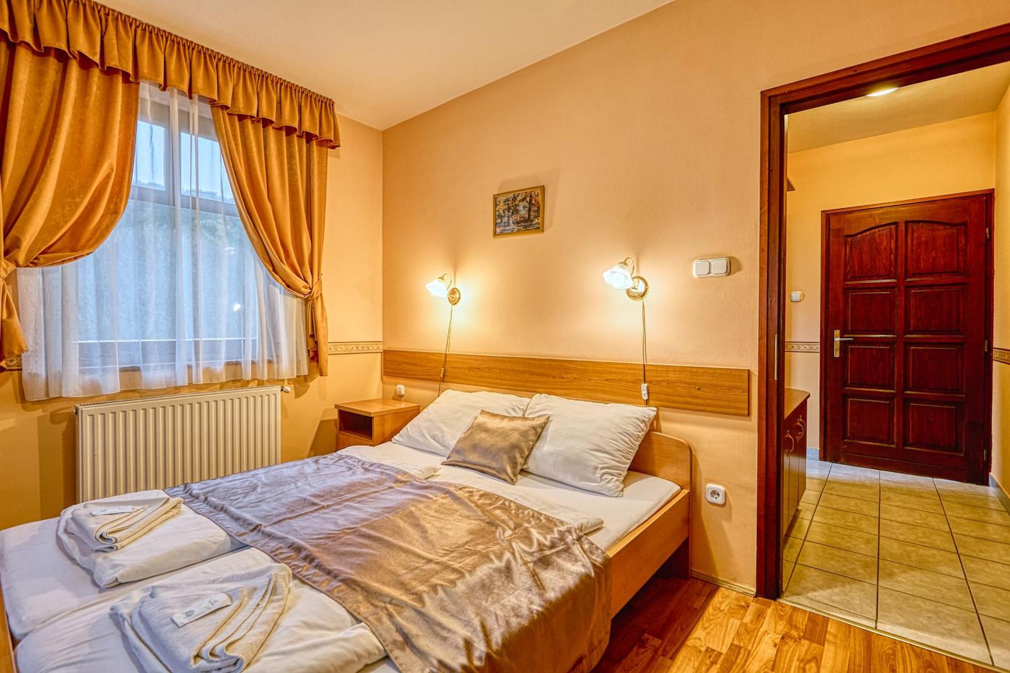 Bed and Breakfast Pihenőkereszt Panzió Ödenburg Exterior foto