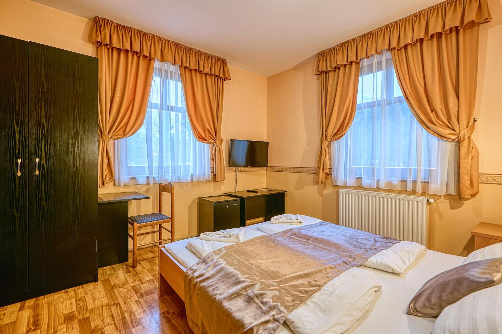 Bed and Breakfast Pihenőkereszt Panzió Ödenburg Exterior foto