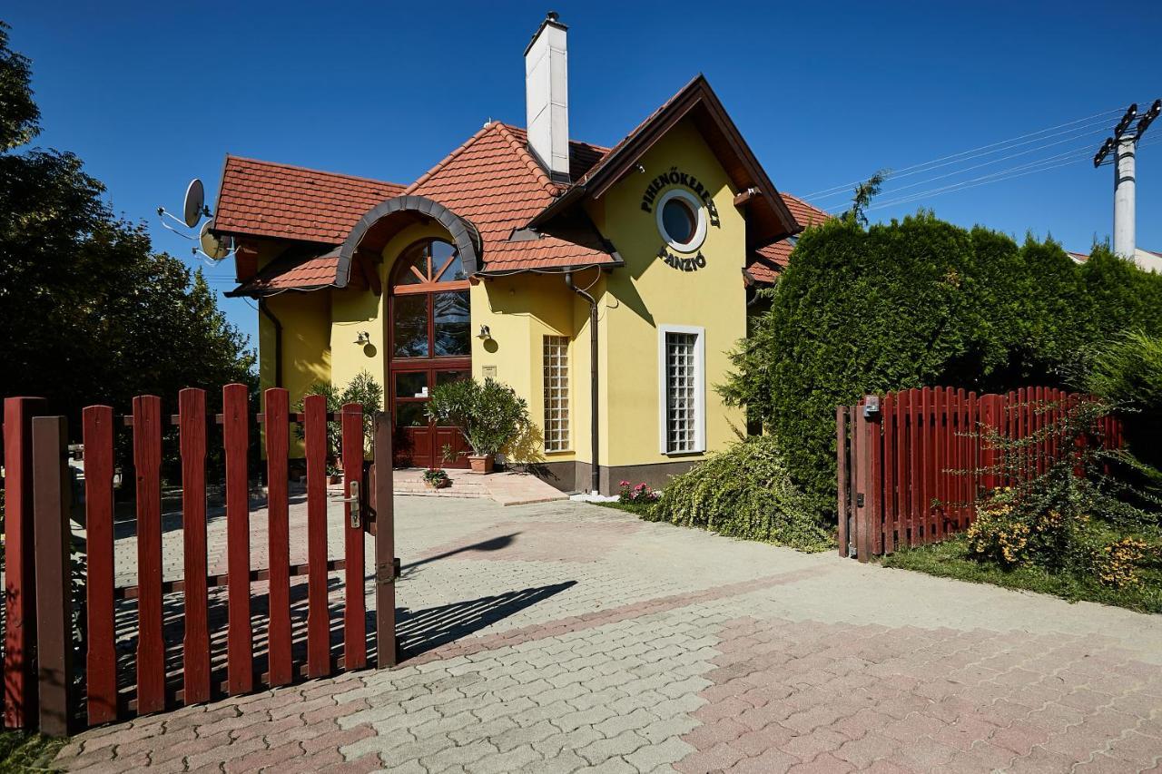 Bed and Breakfast Pihenőkereszt Panzió Ödenburg Exterior foto